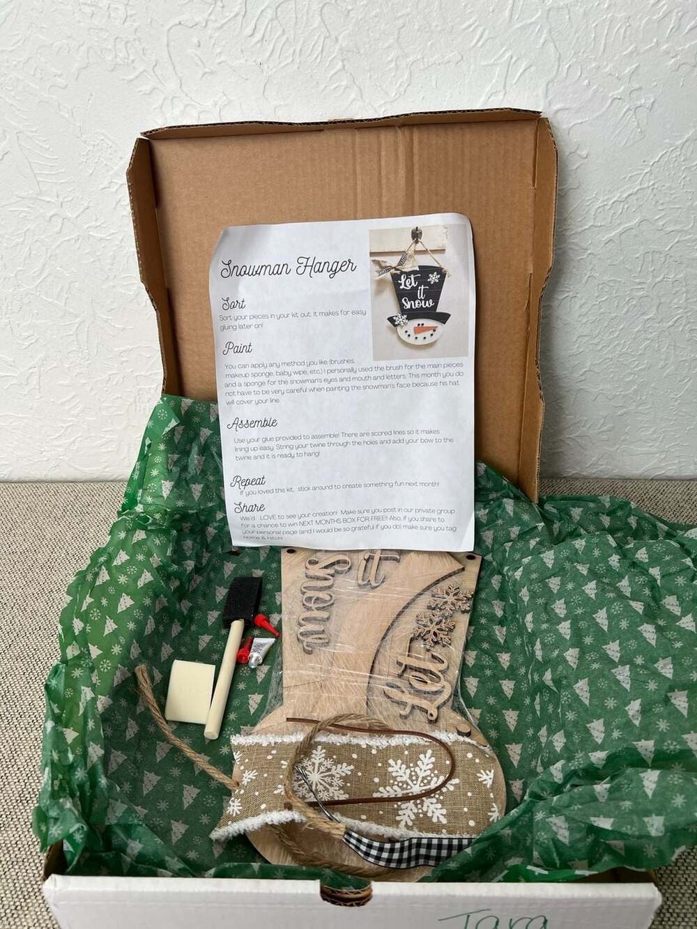 Home & Hitch DIY Snowman Hanger Decor Kit Subscription Box